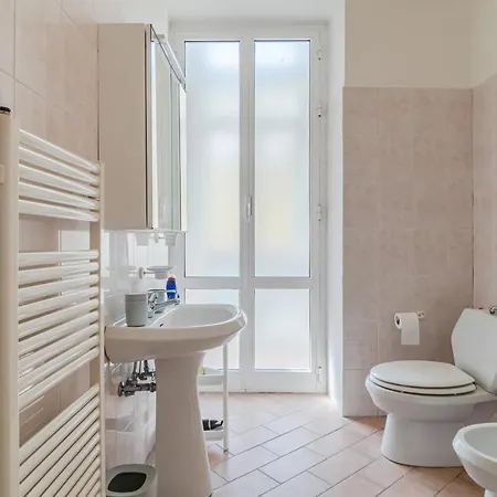 公寓 Guesthost - Porto Mirabello & Station Comfy X5!