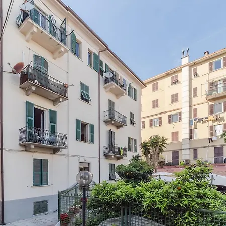公寓 Guesthost - Porto Mirabello & Station Comfy X5! 斯培西亚