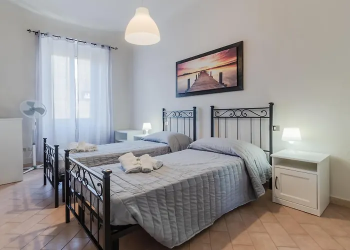 Guesthost - Porto Mirabello & Station Comfy X5! Apartament *
