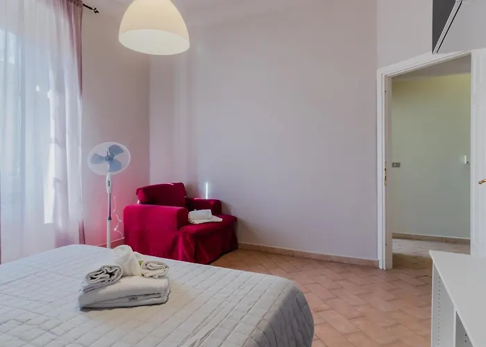 Guesthost - Porto Mirabello & Station Comfy X5! Apartament *