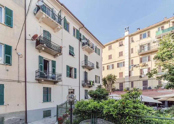 Apartament Guesthost - Porto Mirabello & Station Comfy X5! La Spezia