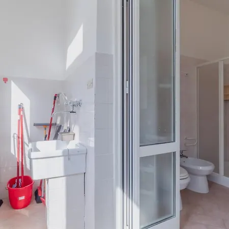 Apartman Guesthost - Porto Mirabello & Station Comfy X5!
